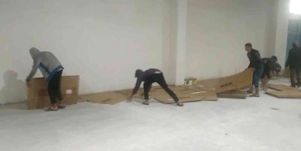 Mevsimlik işçilerin çadırlarını su bastı