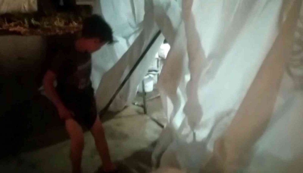 Mevsimlik işçilerin çadırlarını su bastı