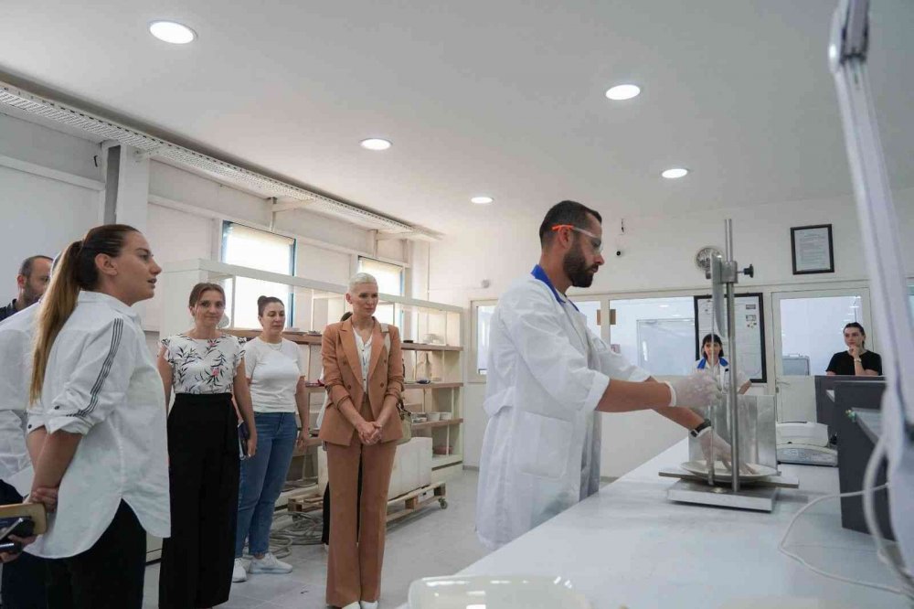 Başkan V. Subaşı fabrikaları ziyaret etti