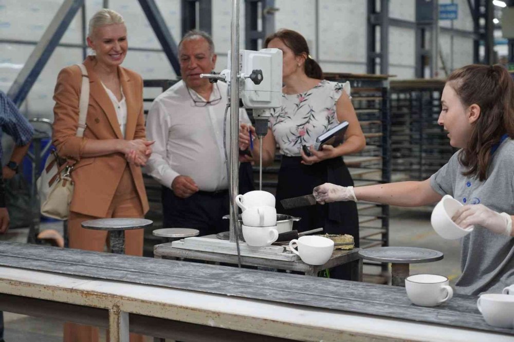 Başkan V. Subaşı fabrikaları ziyaret etti