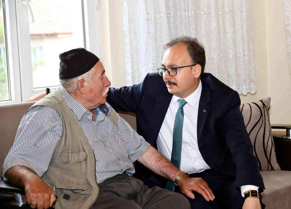 Vali Kızılkya’nın şehit ailelerine ziyareti devam ediyor