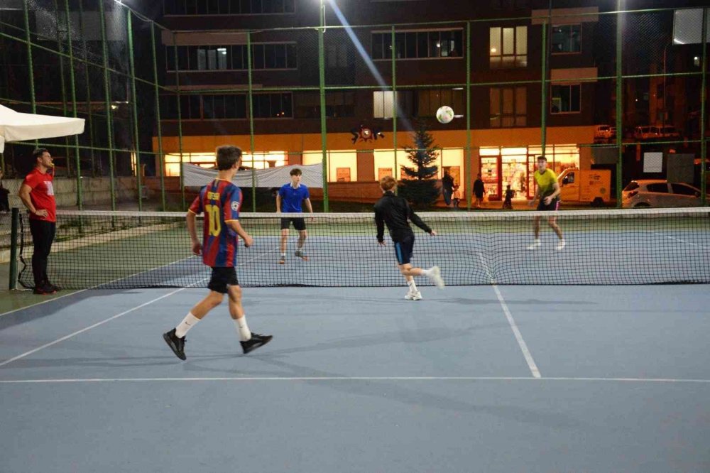 Ayak Tenisi Turnuvasında şampiyonlar belli oldu