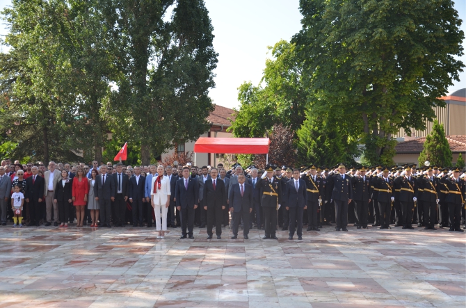 buyuk-zafer-100-yilinda-kutlandi3.jpg