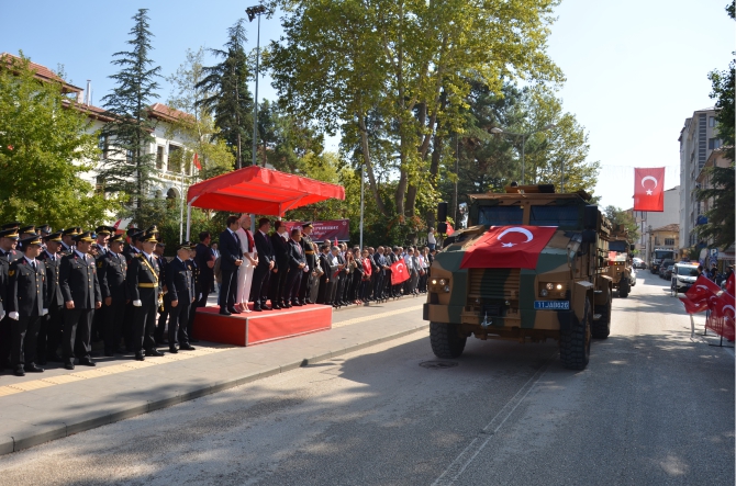 buyuk-zafer-100-yilinda-kutlandi4.jpg