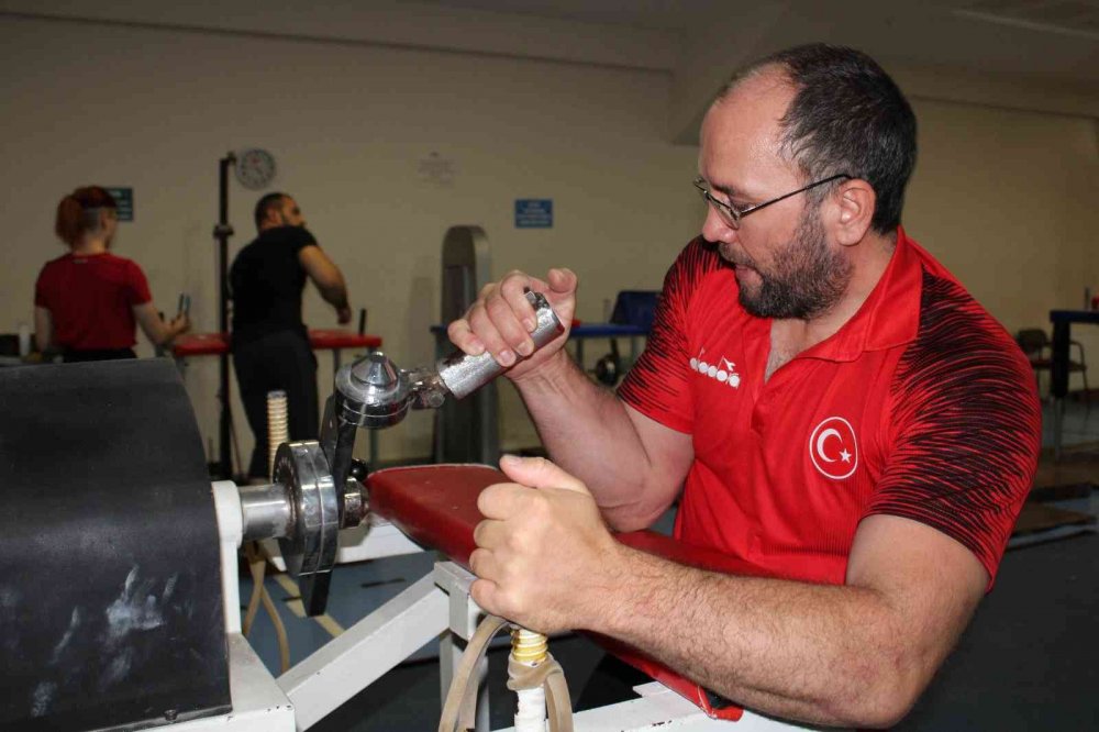 Doktorunu dinlemedi, önce Avrupa sonra dünya şampiyonu oldu