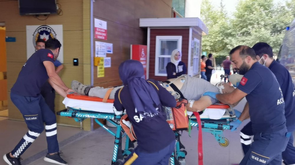 Kamyonet ile duvar arasında sıkışan işçi hayatını kaybetti