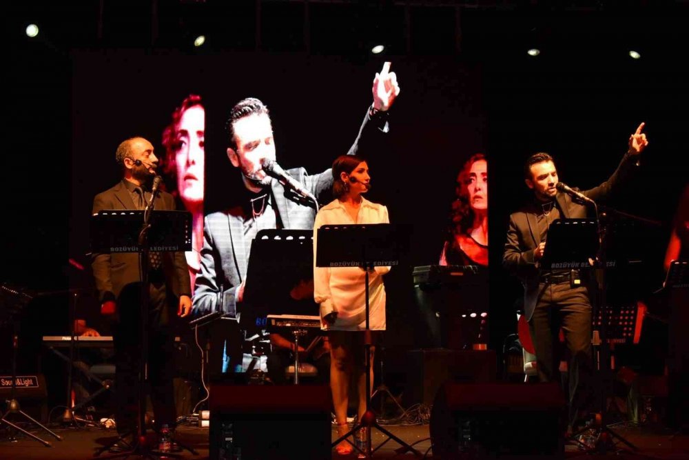 30 Ağustos’ta Atatürk Oratoryosu “Sen Başla, Bitiren Bulunur” sahnelendi