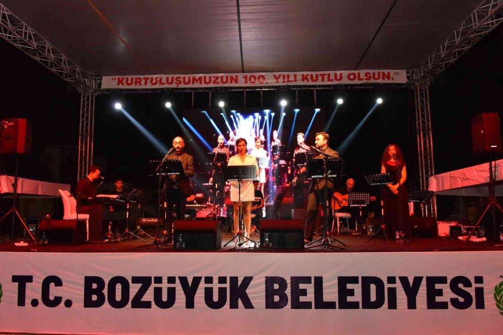 30 Ağustos’ta Atatürk Oratoryosu “Sen Başla, Bitiren Bulunur” sahnelendi