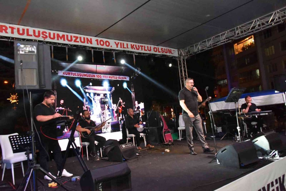 Bozüyük’te kurtuluş konserleri büyük bir coşkuyla devam ediyor