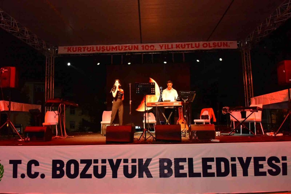 Bozüyük’te kurtuluş konserleri büyük bir coşkuyla devam ediyor