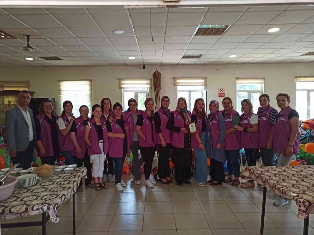 Topladıkları 52 ürünle çocukları mutlu ettiler