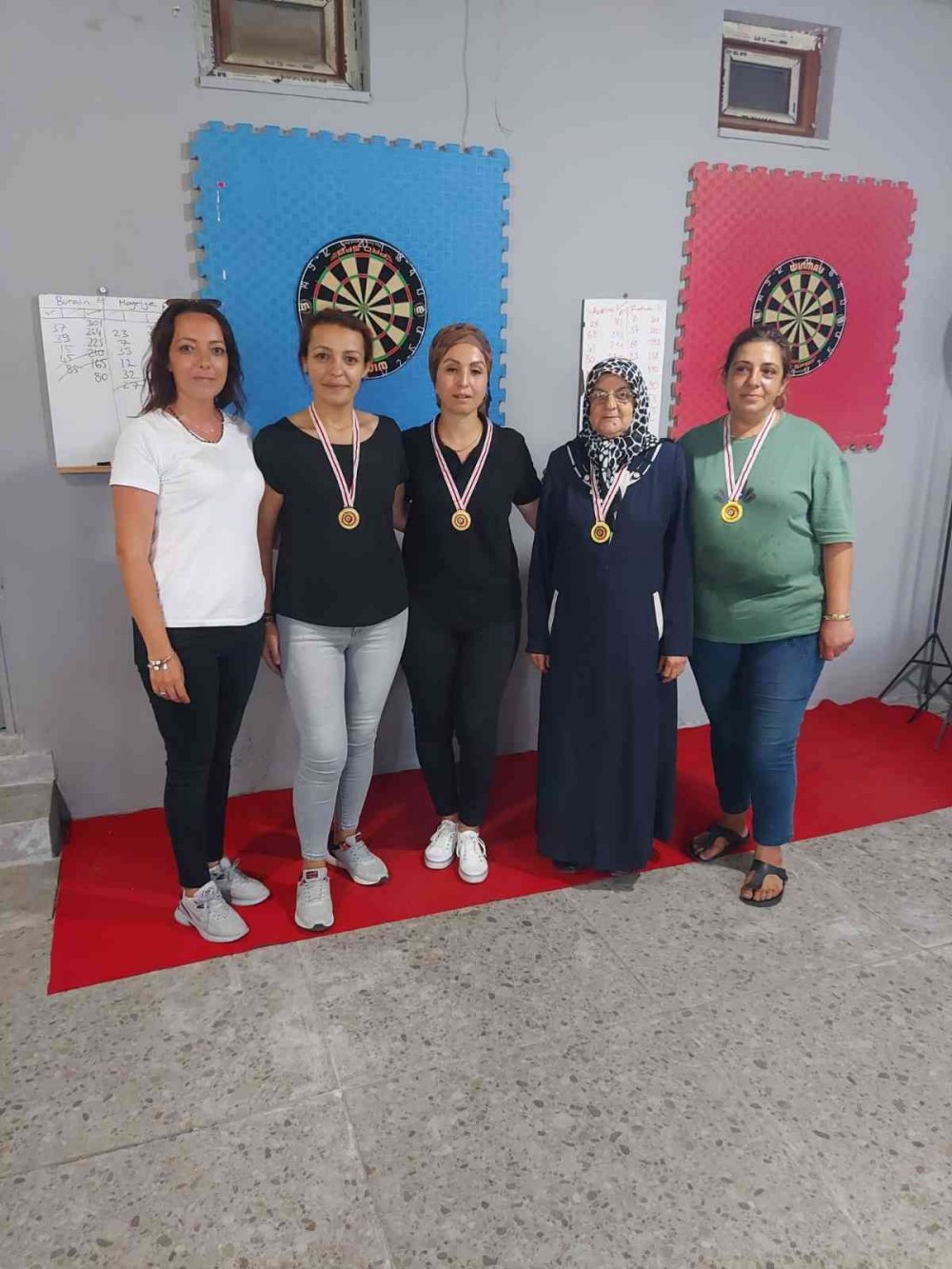 Topladıkları 52 ürünle çocukları mutlu ettiler