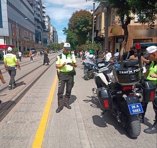 Abartı egzoz denetimde 137 araç incelendi
