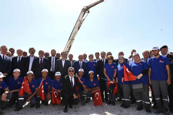 akgun-seramik-osmanelinde-temel-atti2.jpg