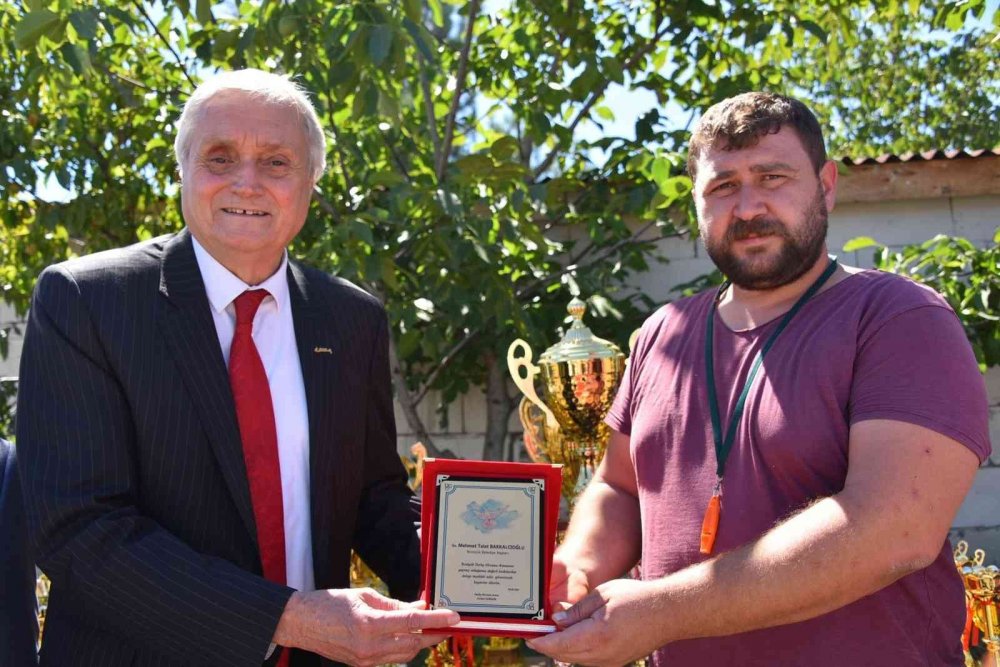 Posta Güvercini yarışlarında kupalar sahiplerini buldu