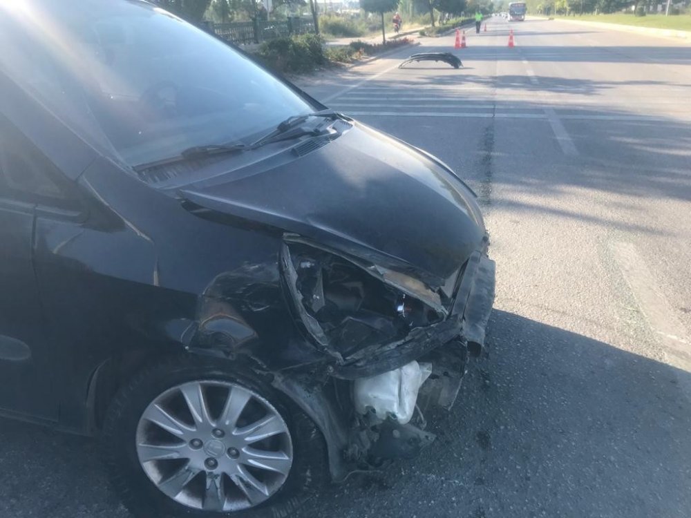 Eskişehir’de iki otomobil çarpıştı