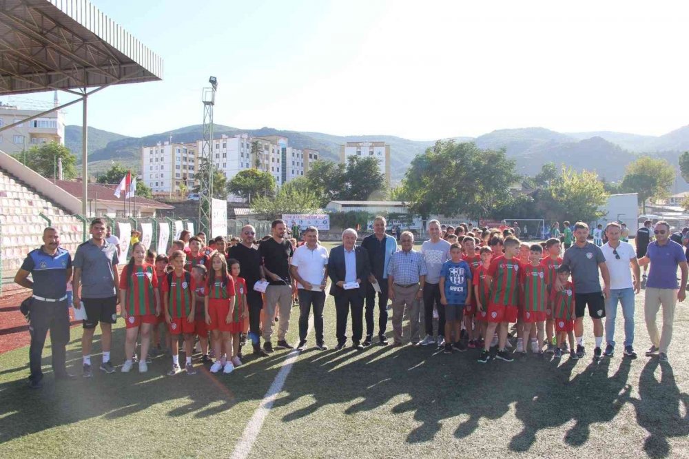 Osmaneli Belediyesi yaz spor okullarının sertifika töreni yapıldı