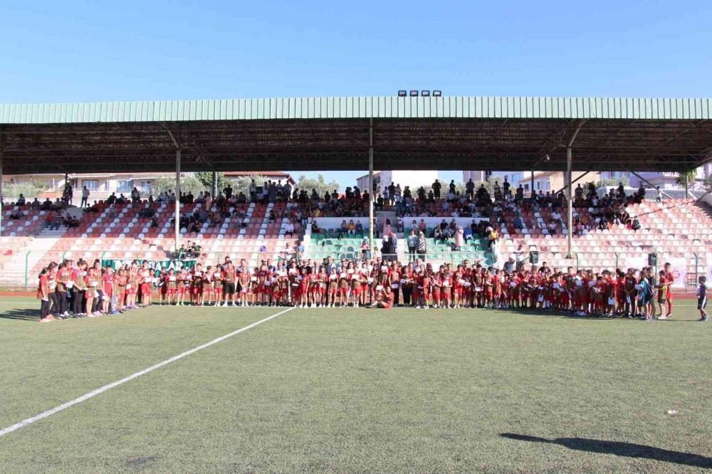 Osmaneli Belediyesi yaz spor okullarının sertifika töreni yapıldı