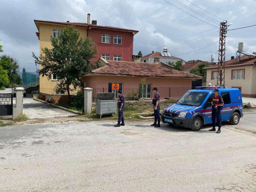 Çocukların güvenliği için okul çevrelerinde denetim yapıldı