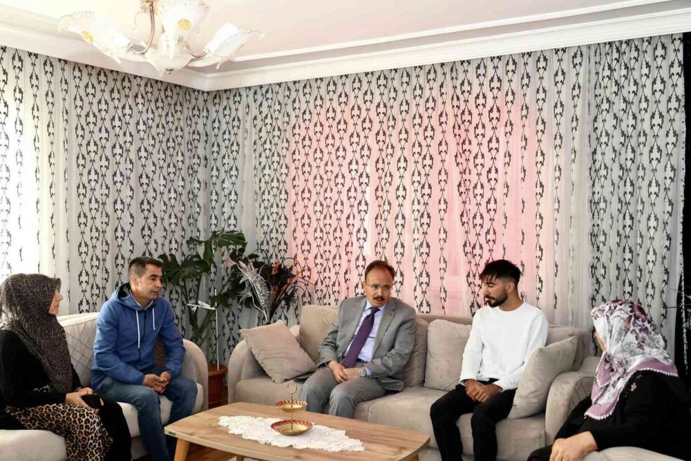 Vali Kızılkaya’dan merhum Kıbrıs Gazisi’nin ailesine taziye ziyareti