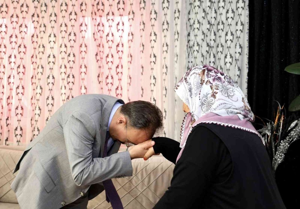 Vali Kızılkaya’dan merhum Kıbrıs Gazisi’nin ailesine taziye ziyareti