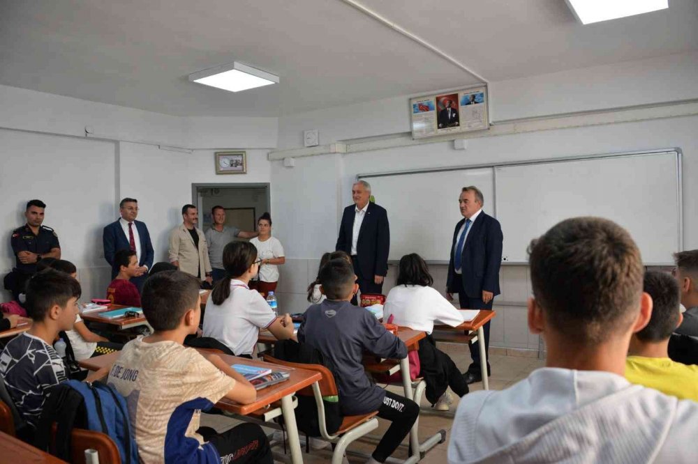 Bozüyük'te İlköğretim Haftası kutlandı