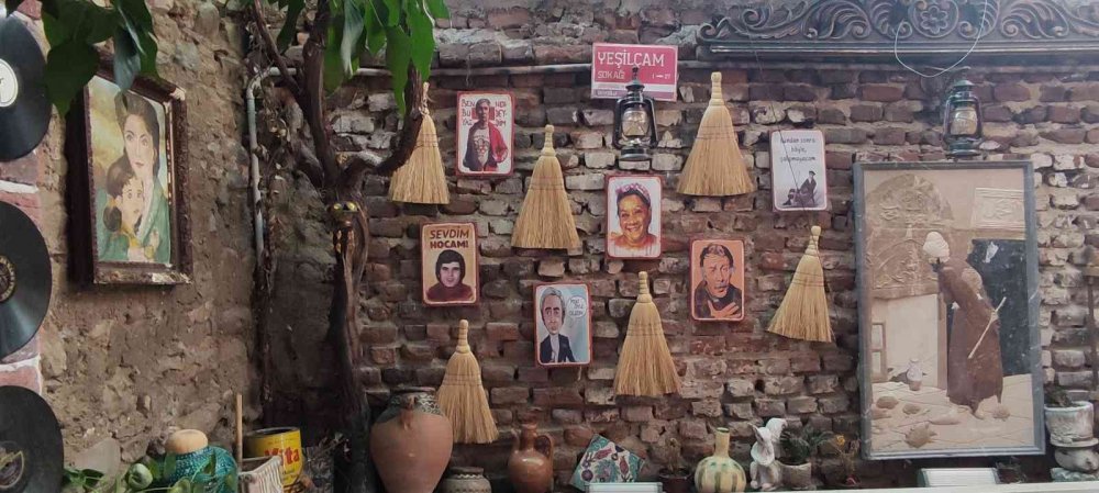 Bu kafeye gelenler 40 yıl öncesine yolculuk yapıyor