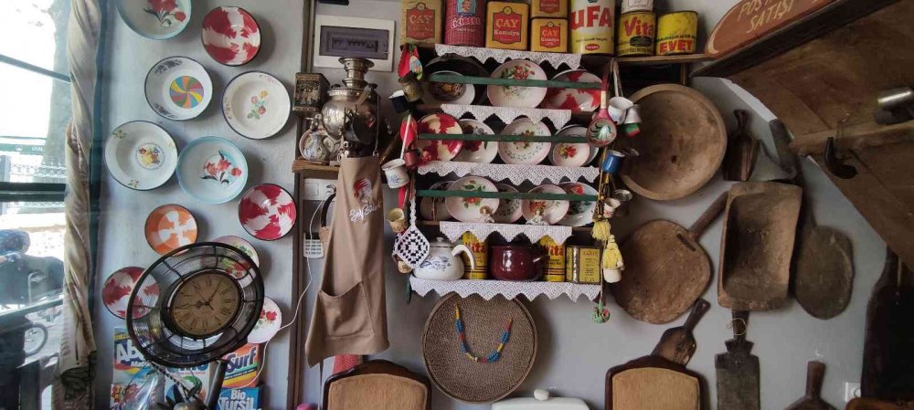 Bu kafeye gelenler 40 yıl öncesine yolculuk yapıyor