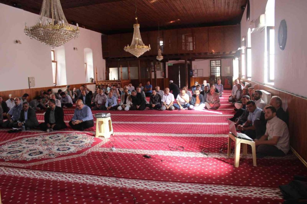 Din görevlilerine yönelik "Helal Gıda ve İş Ahlakı” semineri düzenlendi