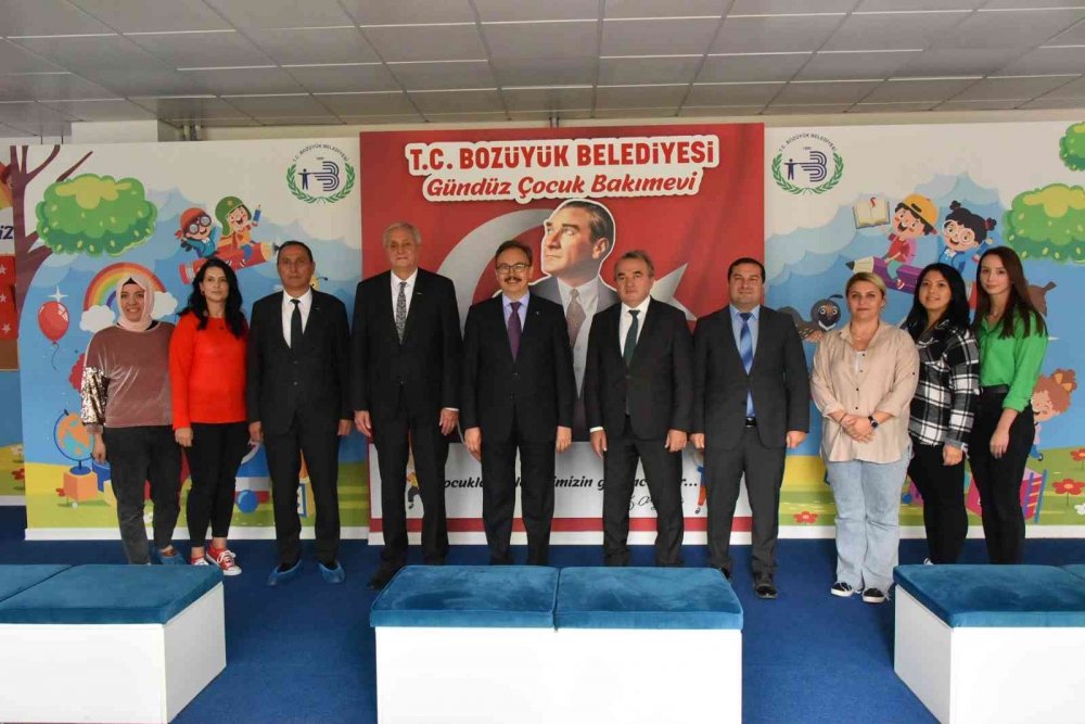 Vali Kızılkaya, Bozüyük Belediyesi Gündüz Çocuk Oyun ve Bakım Evi’ni ziyaret etti
