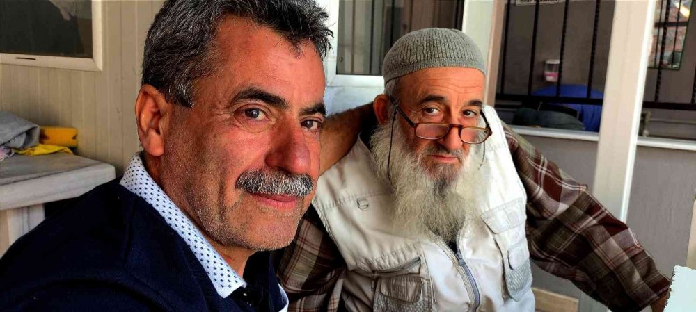 İkisinin aynı yaşta olduğuna kimse inanmıyor