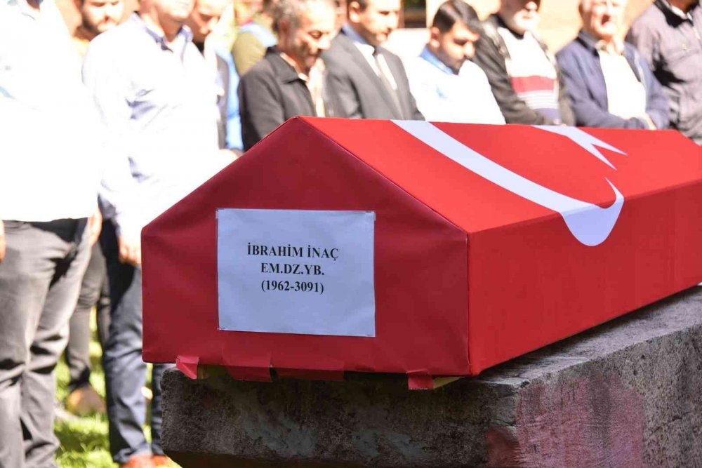 Kıbrıs gazisi son yolculuğuna askeri törenle uğurlandı