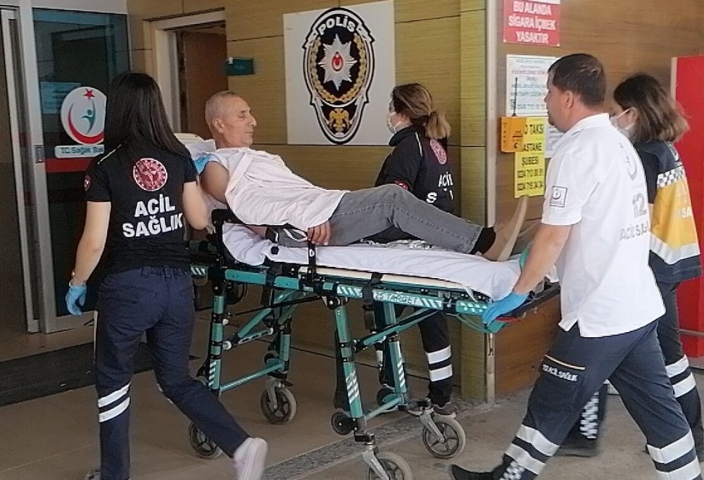 Dedikodu kavgasında arkadaşını bıçakladı