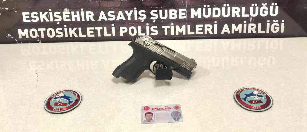 Şüpheli şahısların üzerinde 7 adet tabanca ele geçirildi