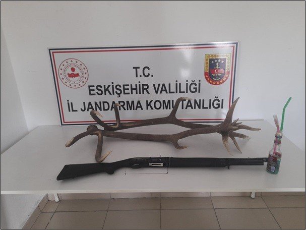 Hırsızlık şüphelisi ile birlikte 29 yıl hapis cezası olan firari şahıs yakalandı