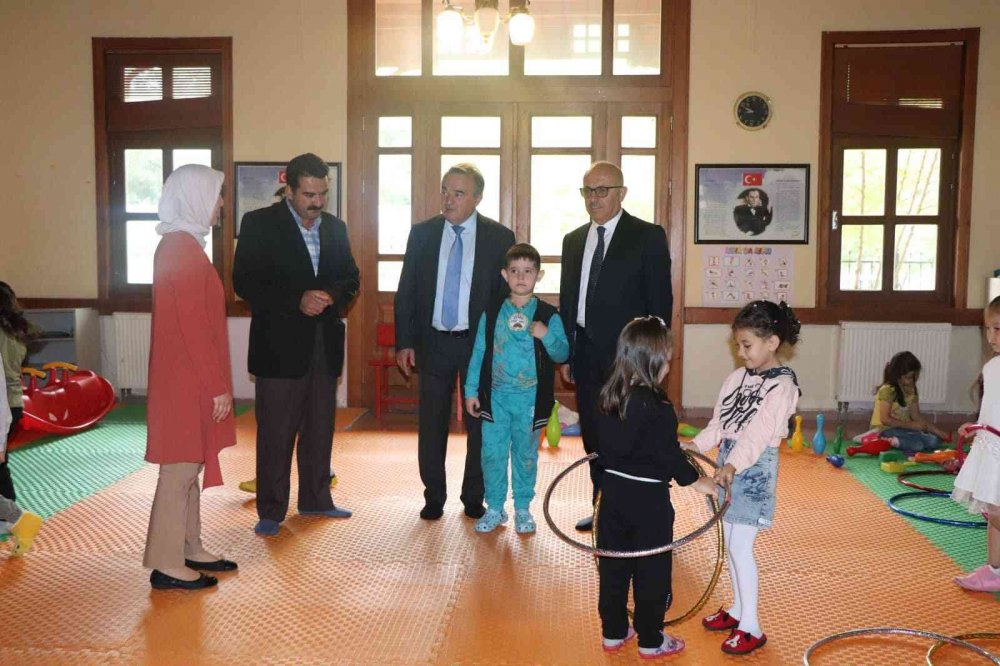 Kaymakam Öztürk öğrencilerle bir araya geldi