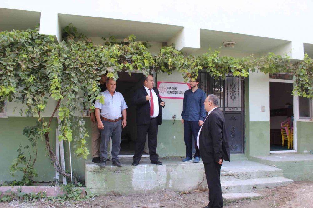 Kaymakam Ünal okulları gezerek bilgi aldı