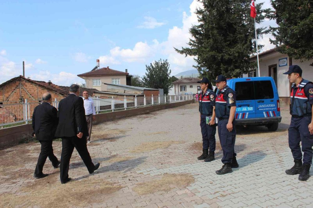 Kaymakam Ünal okulları gezerek bilgi aldı