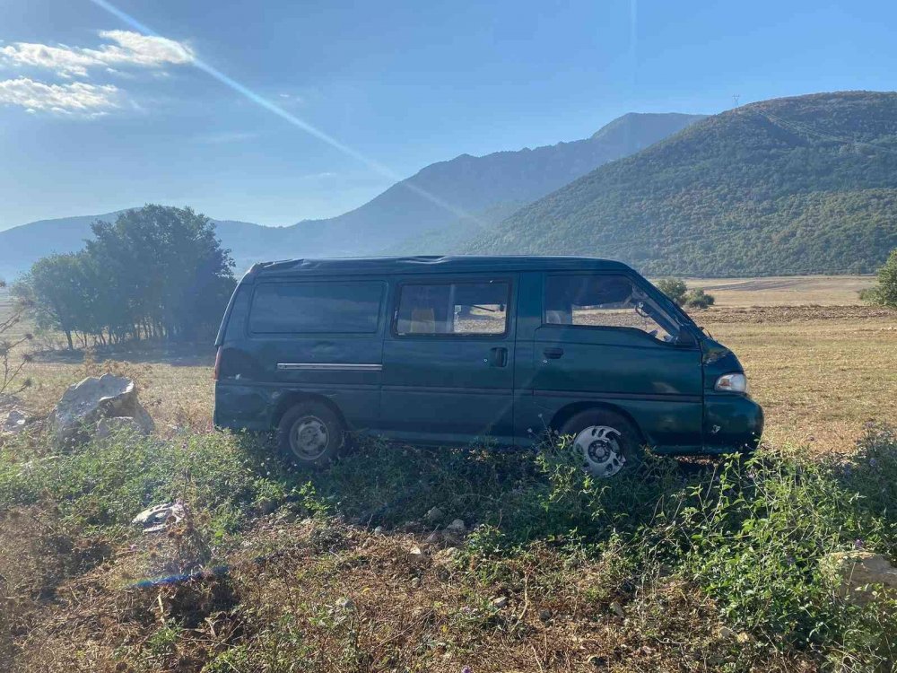 Yola dökülen yağ kazalara davetiye çıkardı, 3 kişi yaralandı