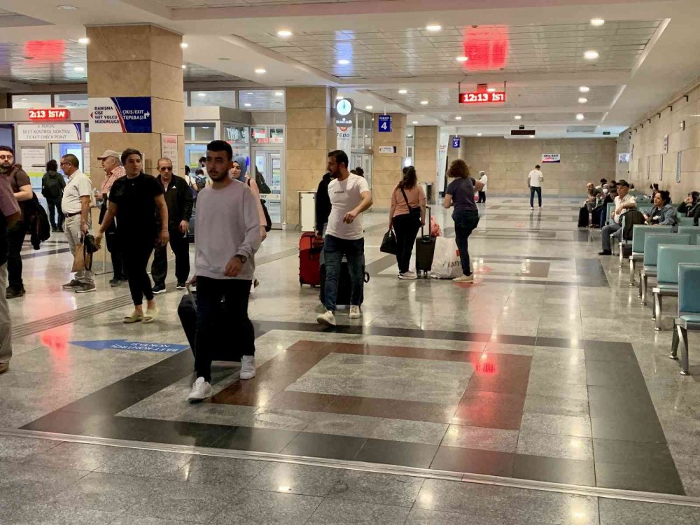 Eskişehir’e öğrenci göçü başladı