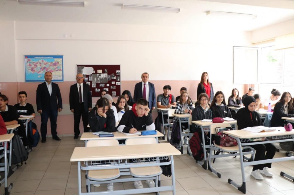 Kaymakam Öztürk’ten okul ziyaretleri