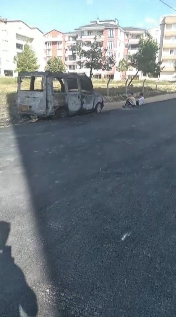 Park halindeyken alev alev yandı