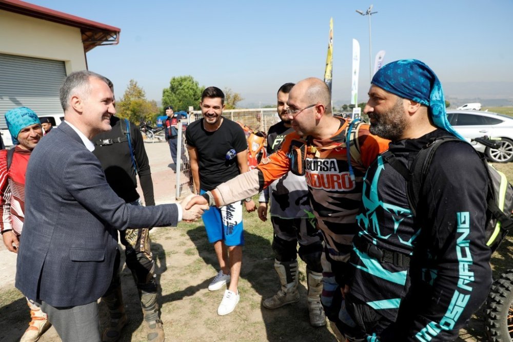 Motocross şov nefesleri kesti