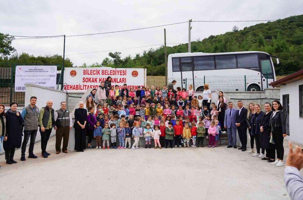 Çocuklar Sokak Hayvanları Tedavi ve Rehabilitasyon Merkezine akın etti