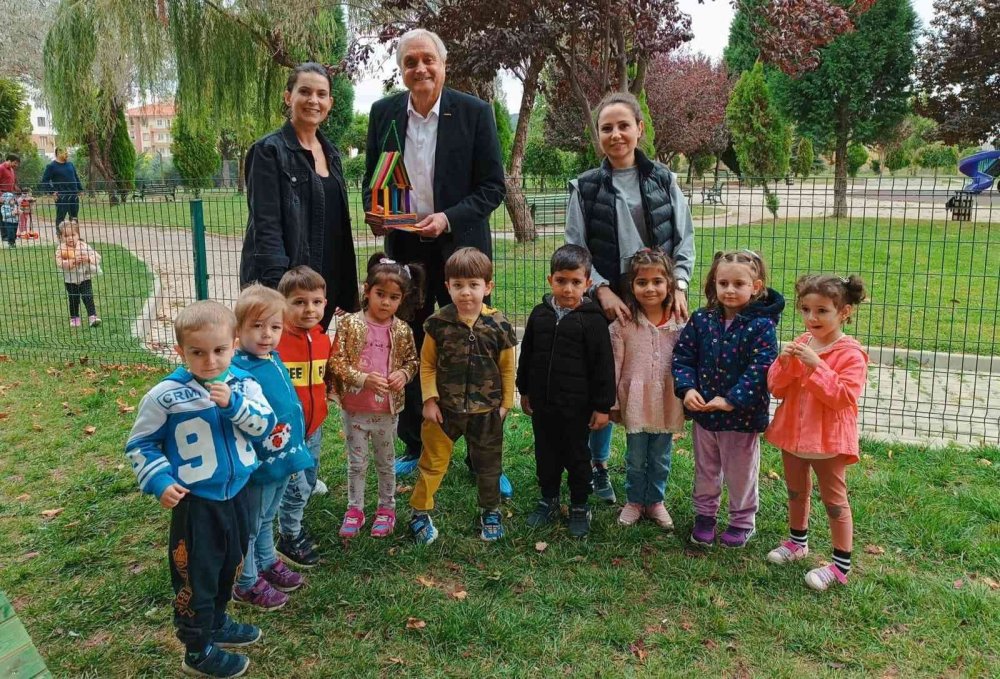 Minik öğrencilerden sokak hayvanları için yuva