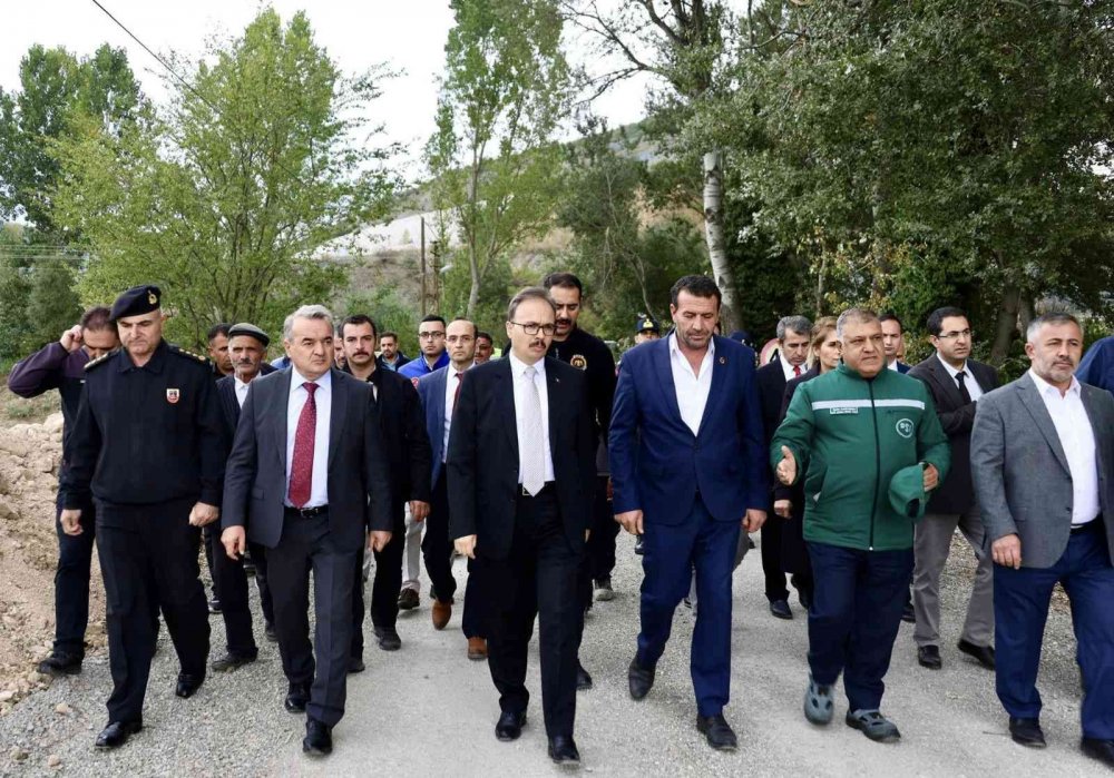 Sel afetinden etkilenen vatandaşlar ile bir araya geldi