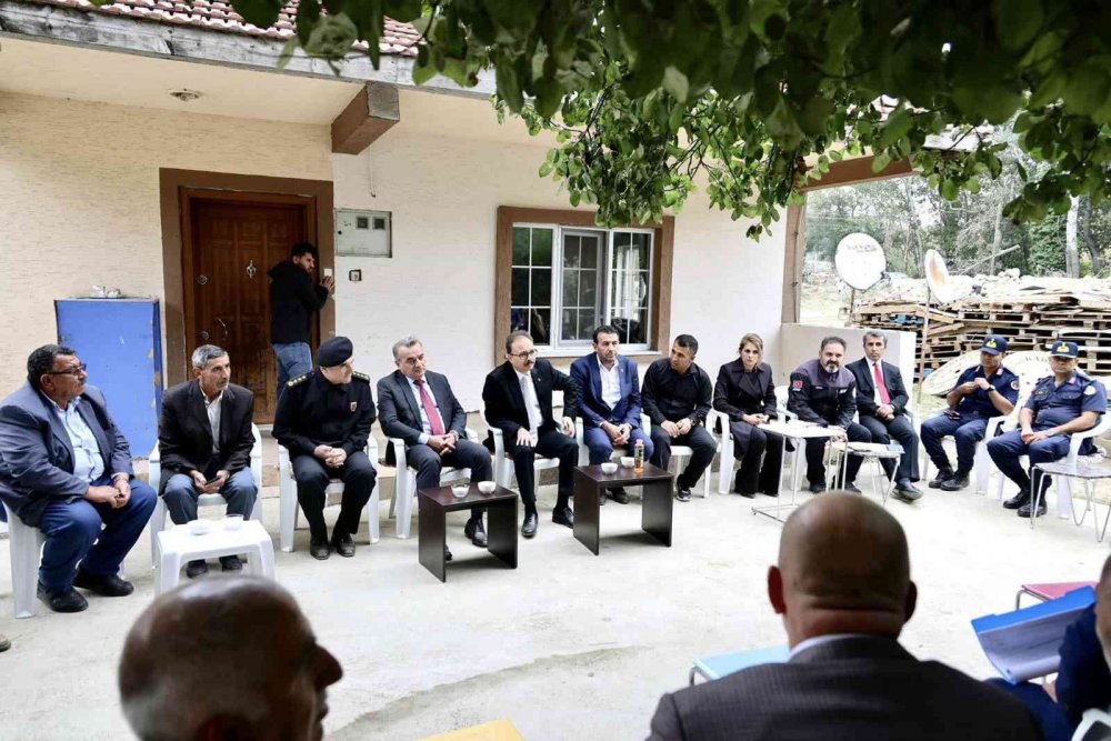 Sel afetinden etkilenen vatandaşlar ile bir araya geldi