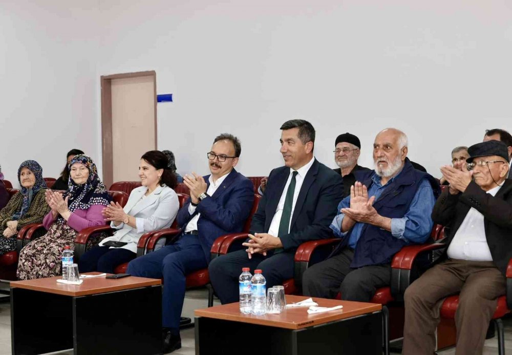 Vali Kızılkaya, huzurevini sakinleriyle bir araya geldi