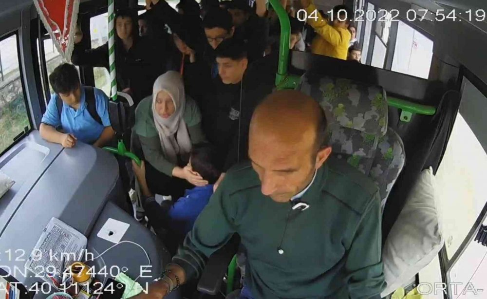 Otobüs şoföründen hayat kurtaran hareket