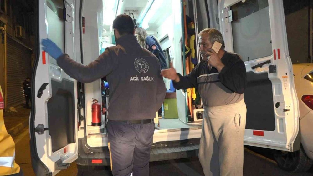 Babasını yolun ortasında darp edip arkasına bakmadan gitti